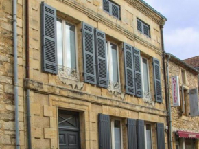 Maison Historique avec Terrasse Ensoleillée et Wifi au Cœur de Villefranche-du-Périgord - FR-1-616-65